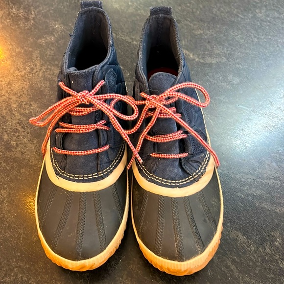 Sorel Duck Boots - Picture 1 of 3